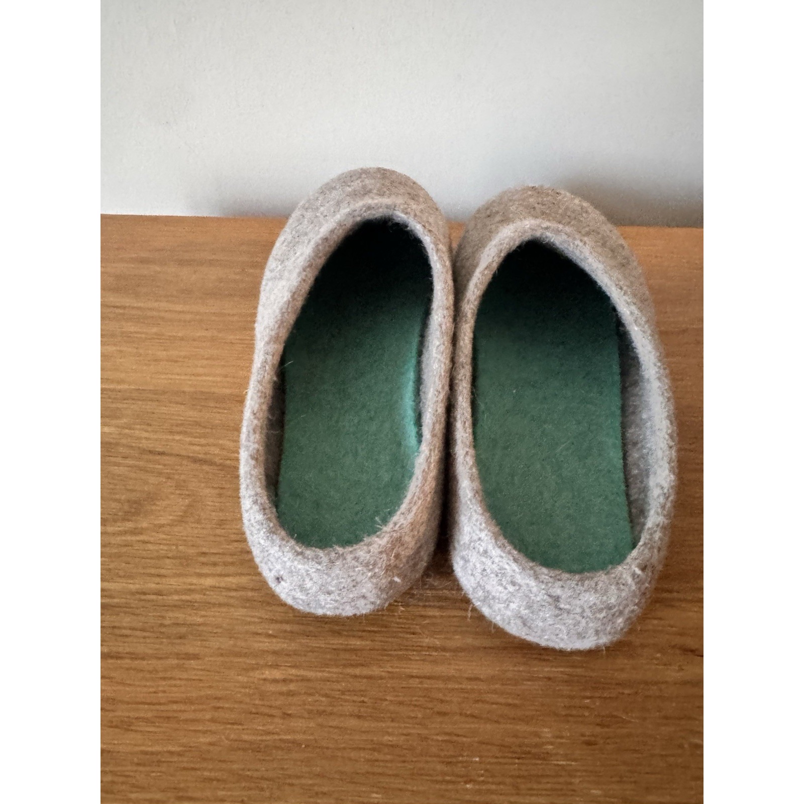Kyrgies Wool Felt Slippers Casual Oatmeal Size 44eu (11-11.5 Us) — image 5 of 5
